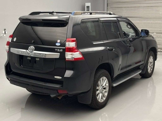 TOYOTA LAND CRUISER PRADO 2013