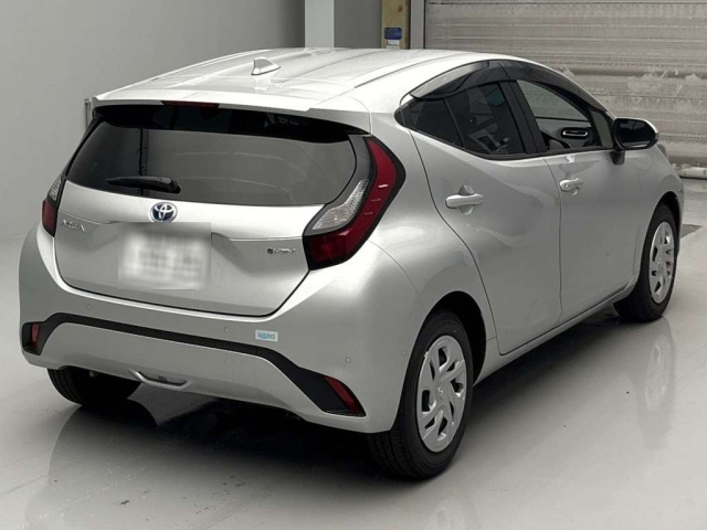 TOYOTA AQUA 2025