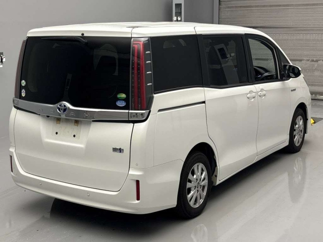 TOYOTA NOAH 2020
