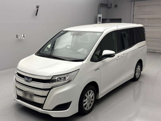 TOYOTA NOAH 2020