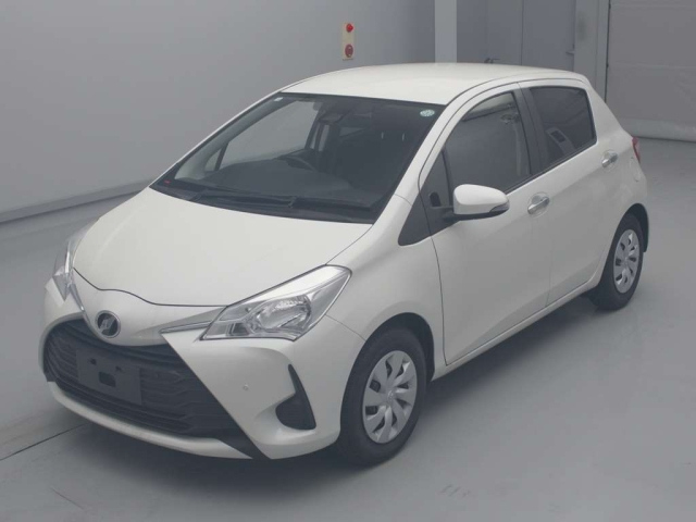 TOYOTA VITZ 2018