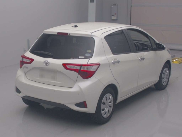 TOYOTA VITZ 2018