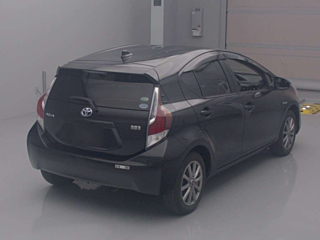 TOYOTA AQUA 2015