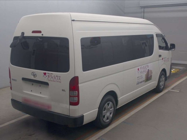 TOYOTA HIACE 2017