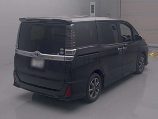 TOYOTA VOXY 2019