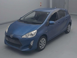 TOYOTA AQUA 2015