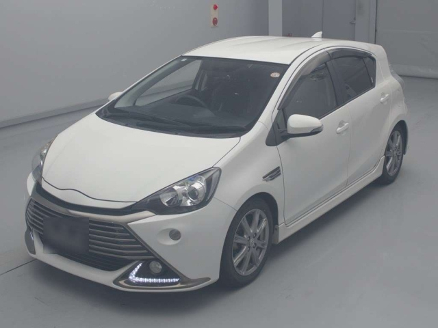 TOYOTA AQUA 2014