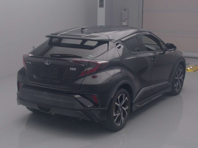 TOYOTA C-HR 2017