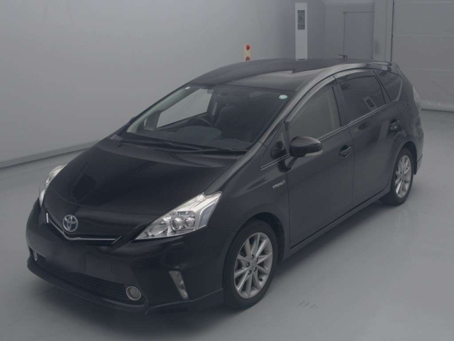 TOYOTA PRIUS ALPHA 2014