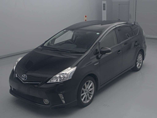 TOYOTA PRIUS ALPHA 2014