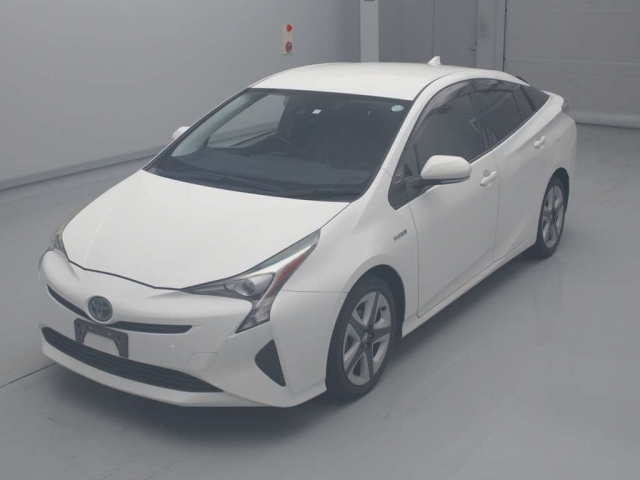 TOYOTA PRIUS 2016