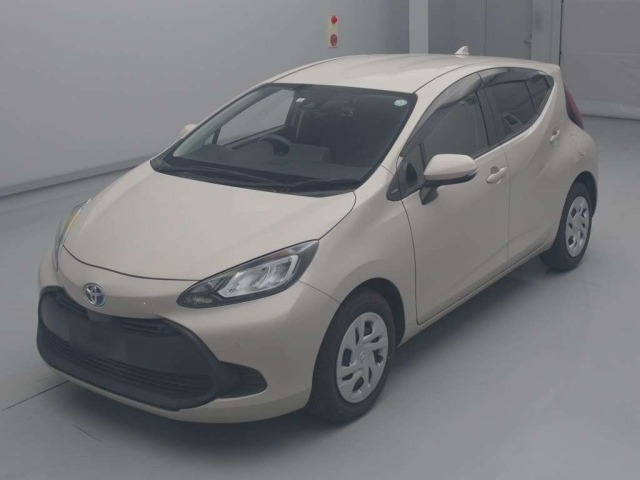 TOYOTA AQUA 2022