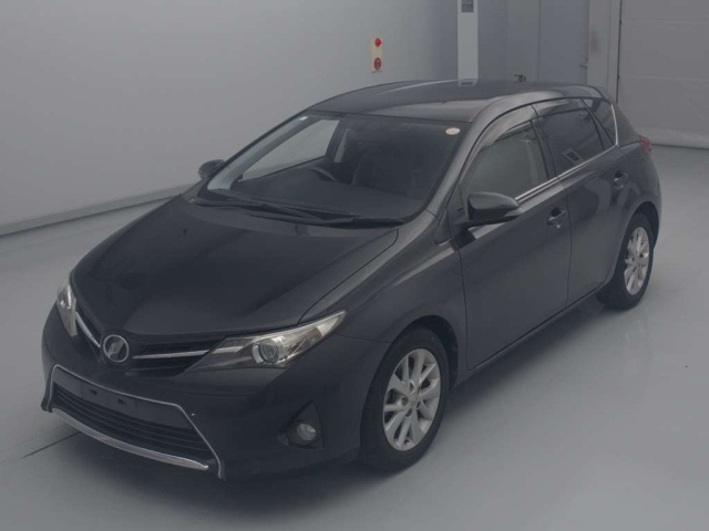 TOYOTA AURIS 2015