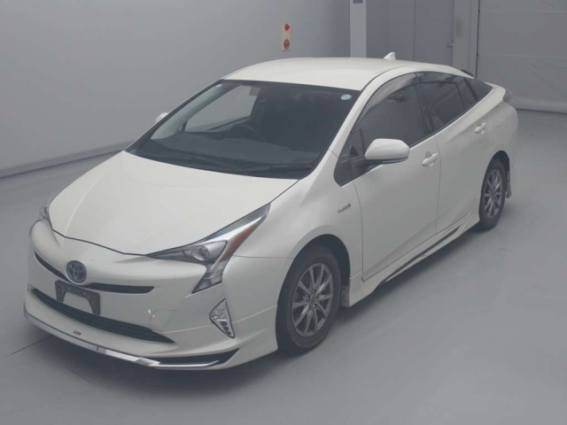 TOYOTA PRIUS 2017