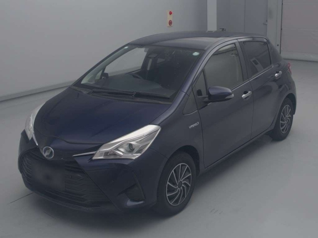 TOYOTA VITZ 2018