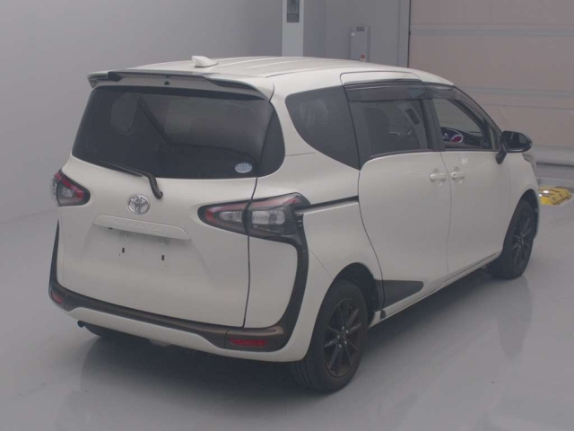 TOYOTA SIENTA 2016