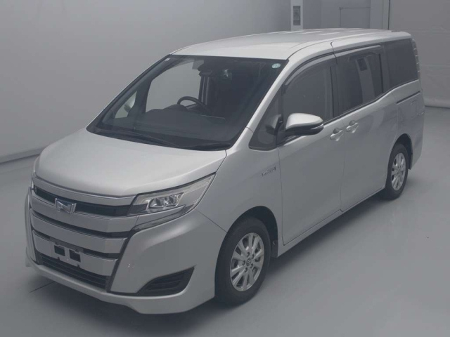 TOYOTA NOAH 2017