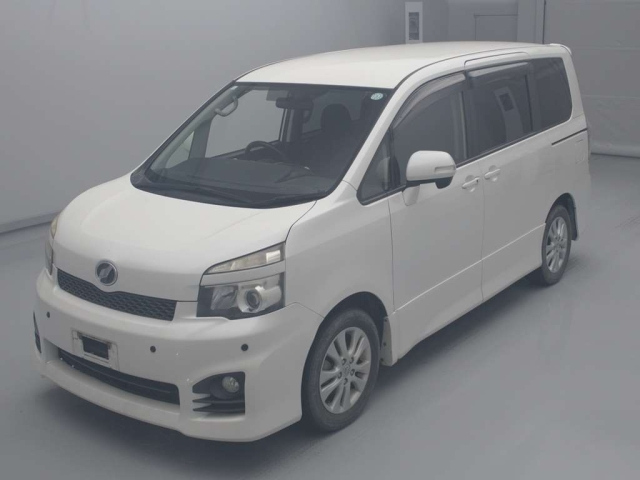 TOYOTA VOXY 2012