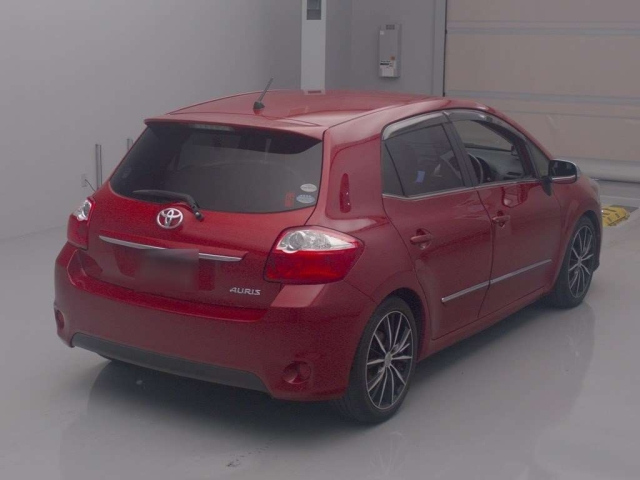 TOYOTA AURIS 2012