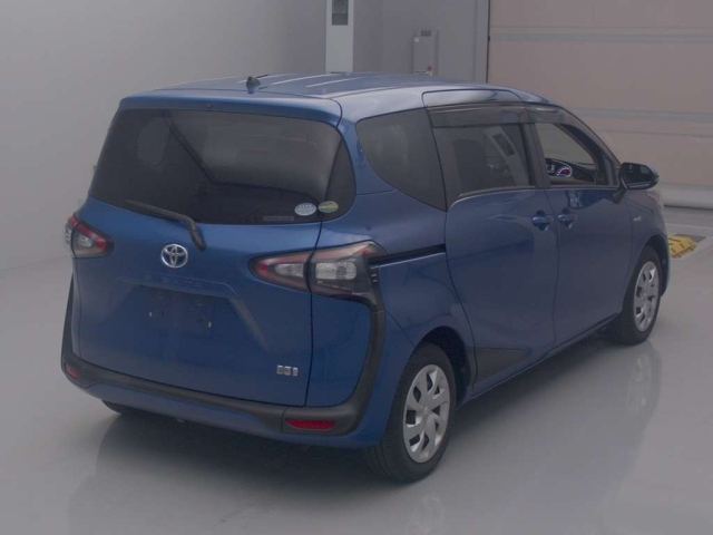 TOYOTA SIENTA 2016