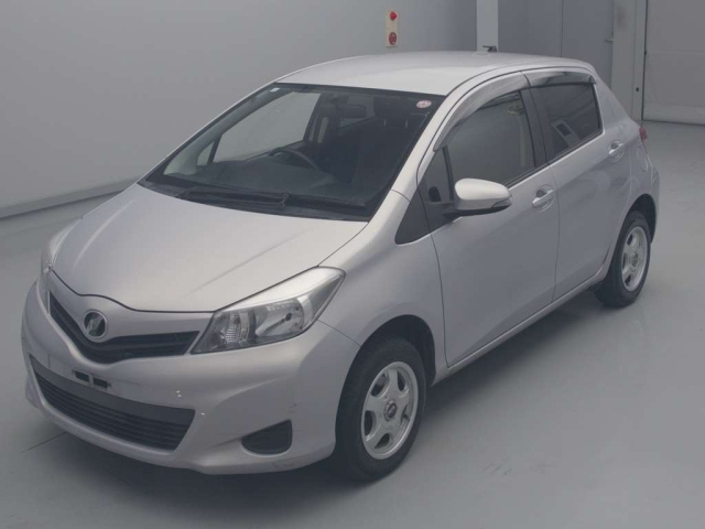 TOYOTA VITZ 2012