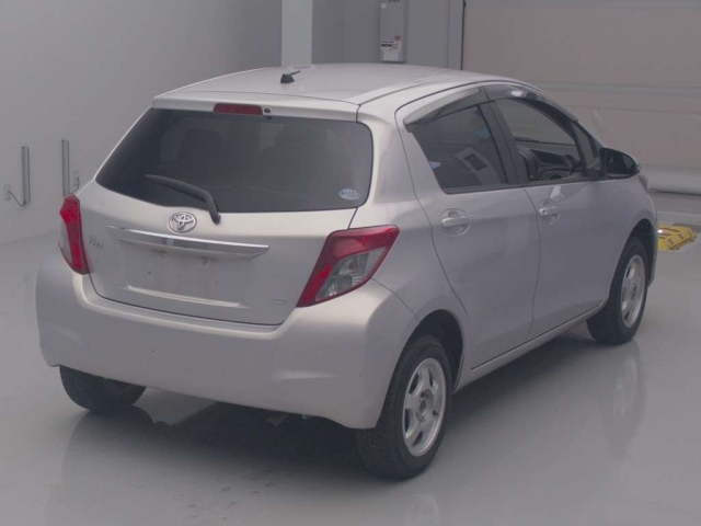 TOYOTA VITZ 2012
