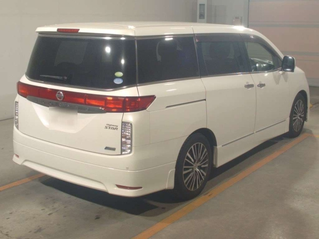 NISSAN ELGRAND 2010