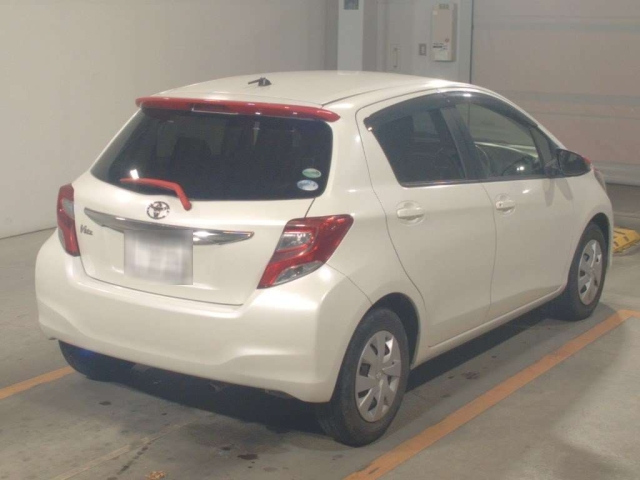 TOYOTA VITZ 2015