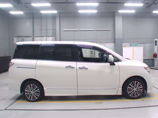 NISSAN ELGRAND 2017