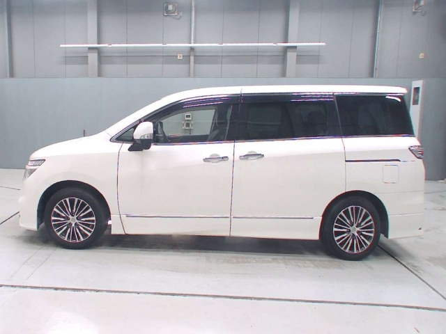 NISSAN ELGRAND 2017