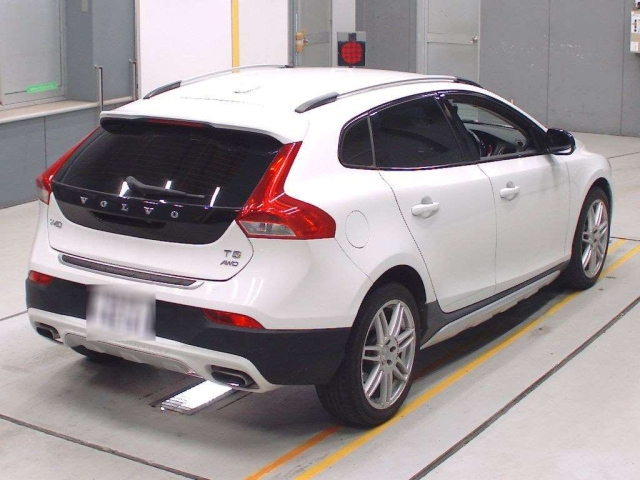 VOLVO V40 2013