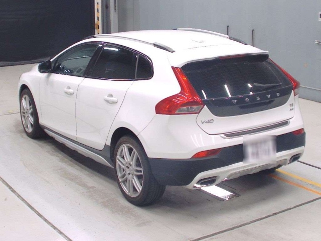 VOLVO V40 2013