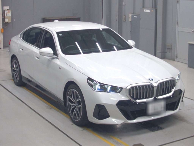 BMW 5 SERIES 2024