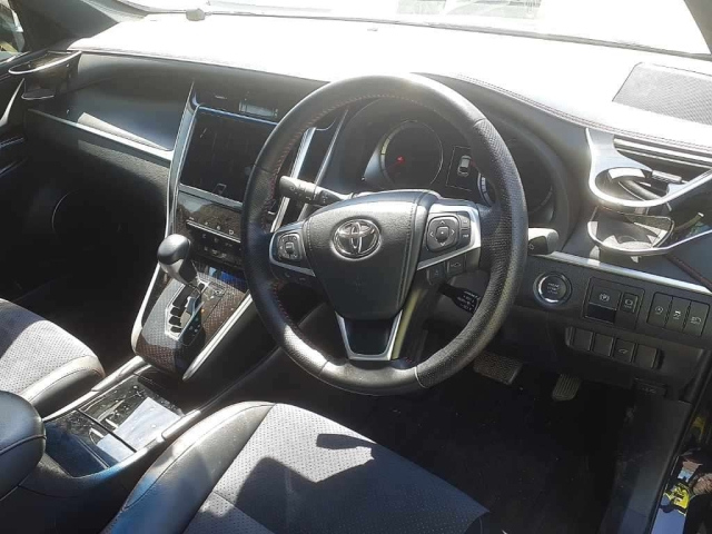 TOYOTA HARRIER 2017