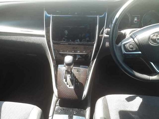 TOYOTA HARRIER 2017