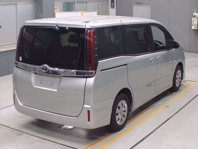 TOYOTA NOAH 2021