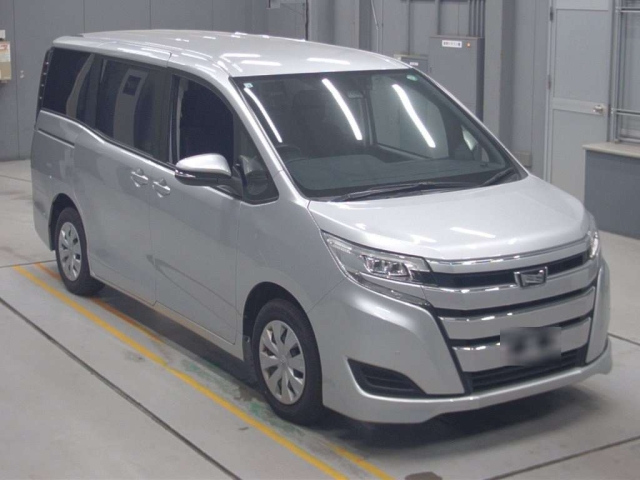 TOYOTA NOAH 2021