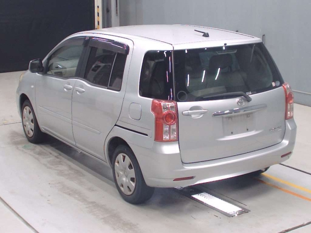 TOYOTA RAUM 2008