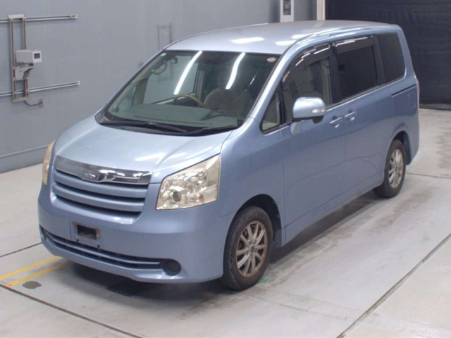 TOYOTA NOAH 2008
