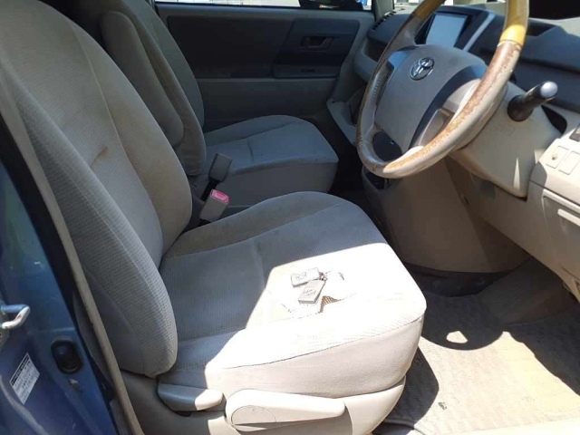 TOYOTA NOAH 2008