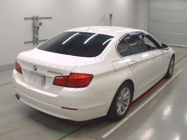 BMW 5 SERIES 2010