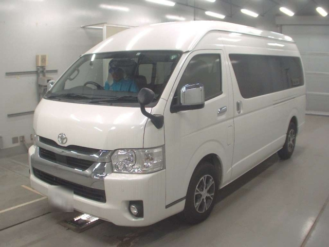 TOYOTA HIACE 2021