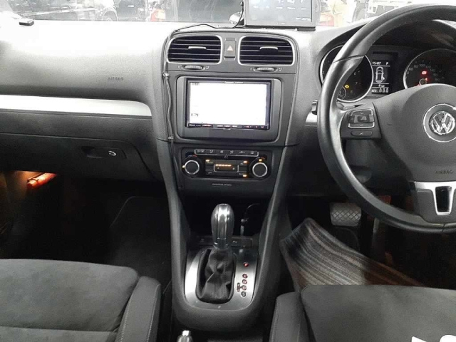 VOLKSWAGEN GOLF 2011