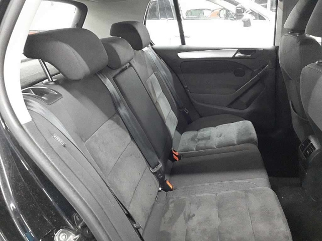 VOLKSWAGEN GOLF 2011