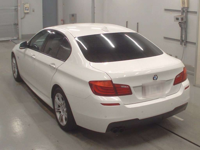 BMW 5 SERIES 2013