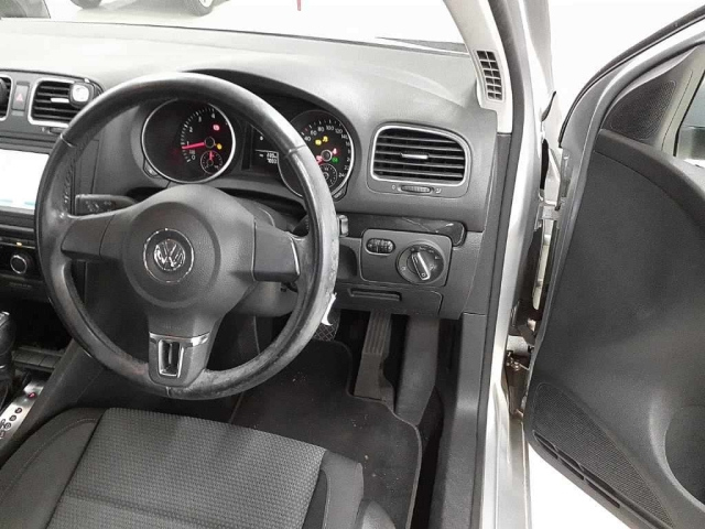 VOLKSWAGEN GOLF 2012