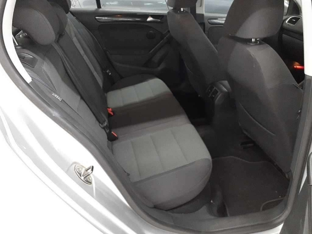 VOLKSWAGEN GOLF 2012