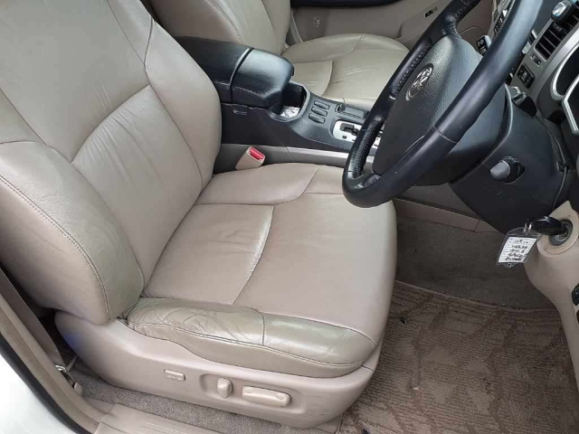 TOYOTA HILUX SURF 2009