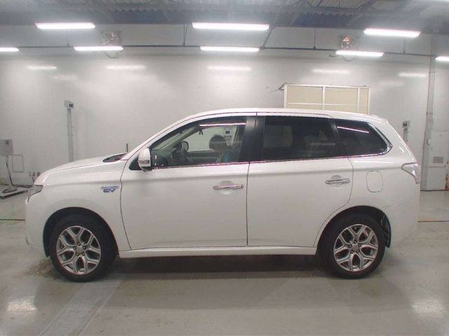 MITSUBISHI OUTLANDER PHEV 2013