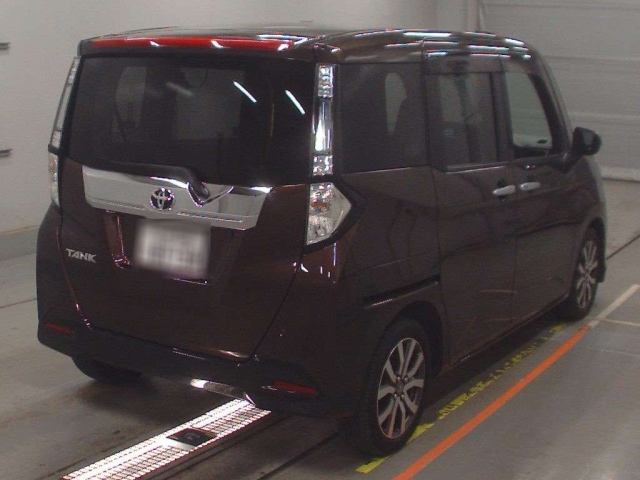 TOYOTA TANK 2017